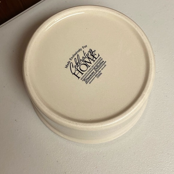 CELEBRATING HOME POTTERY PERFECT PET SMALL BOWL - Picture 5 of 9